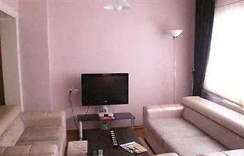 Nisa Sultan